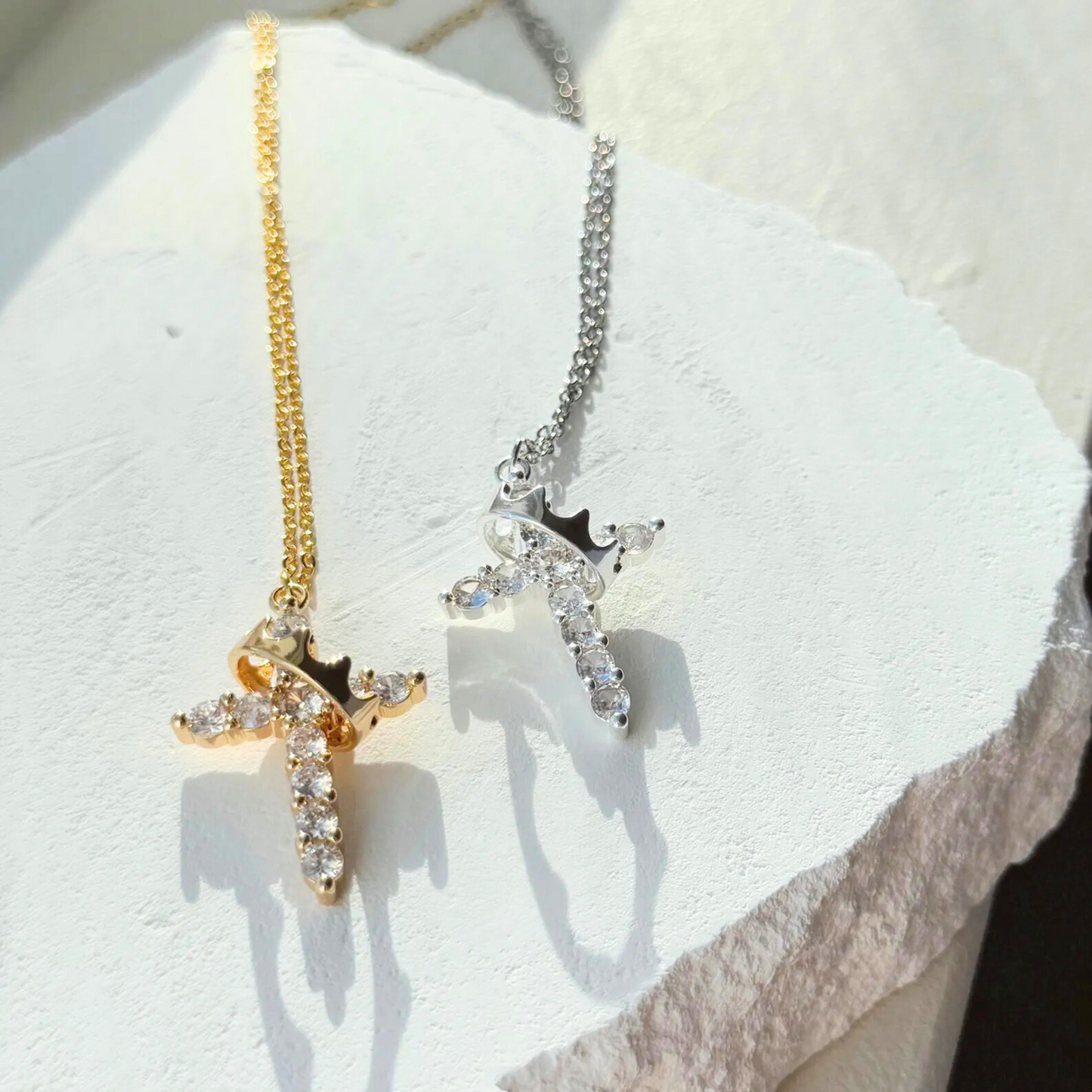 Collier - Croix Couronnée