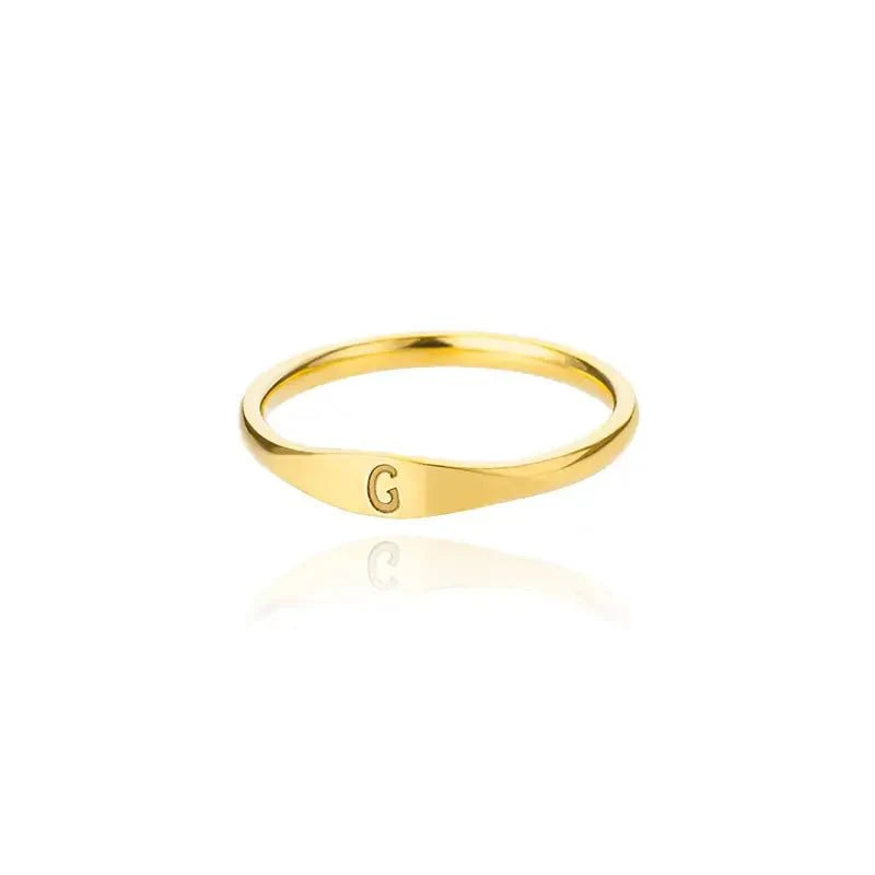 Bague initiale personnalisée élégante