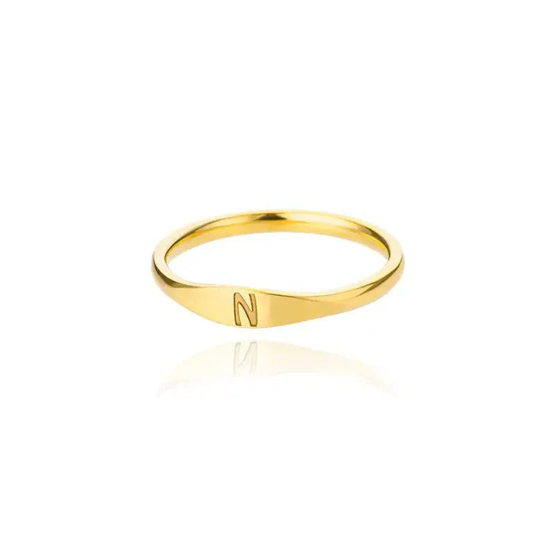 Bague initiale personnalisée élégante