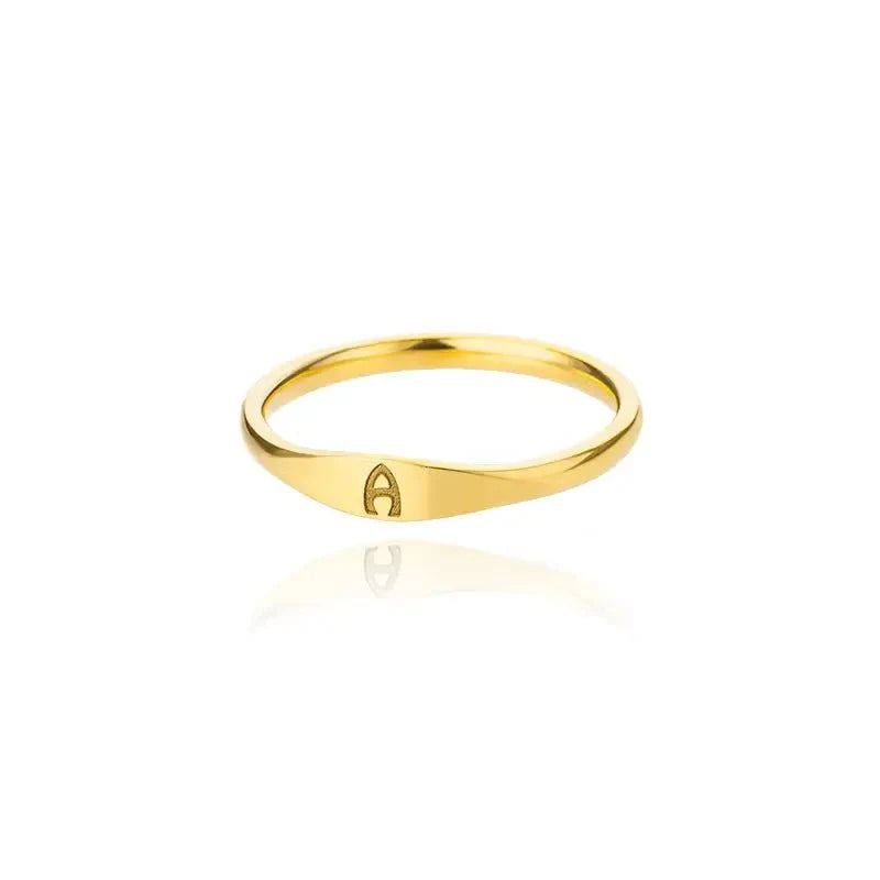 Bague initiale personnalisée élégante