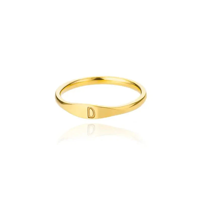 Bague initiale personnalisée élégante